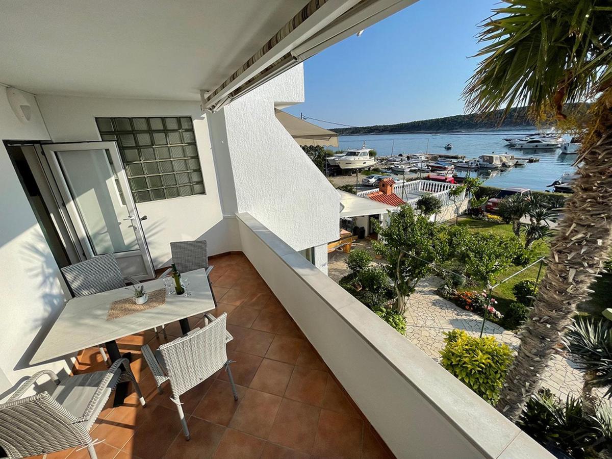 Apartments Near The Sea Barbat Barbat na Rabu Δωμάτιο φωτογραφία