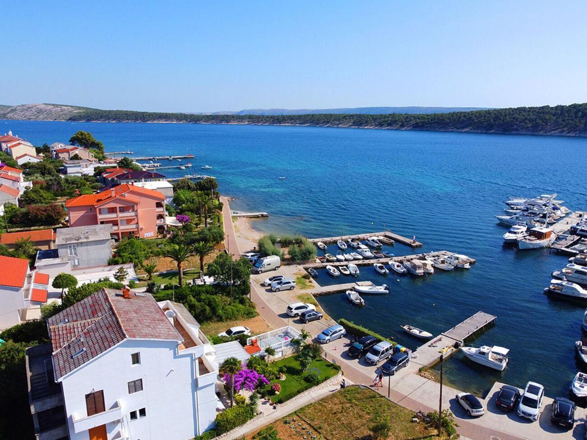 Apartments Near The Sea Barbat Barbat na Rabu Εξωτερικό φωτογραφία