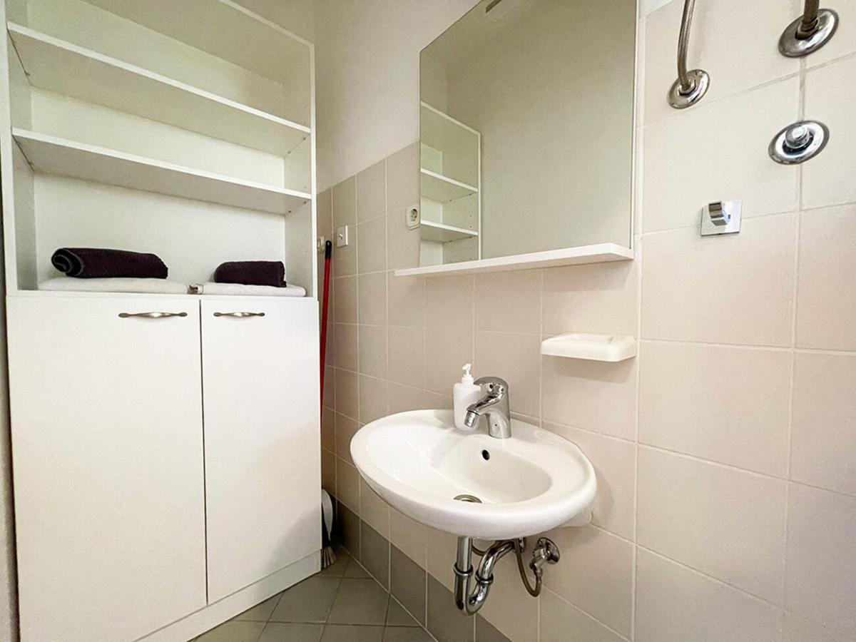 Apartments Near The Sea Barbat Barbat na Rabu Εξωτερικό φωτογραφία