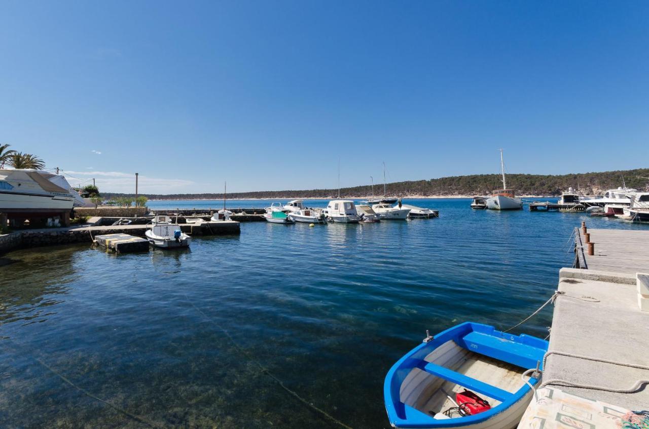 Apartments Near The Sea Barbat Barbat na Rabu Εξωτερικό φωτογραφία