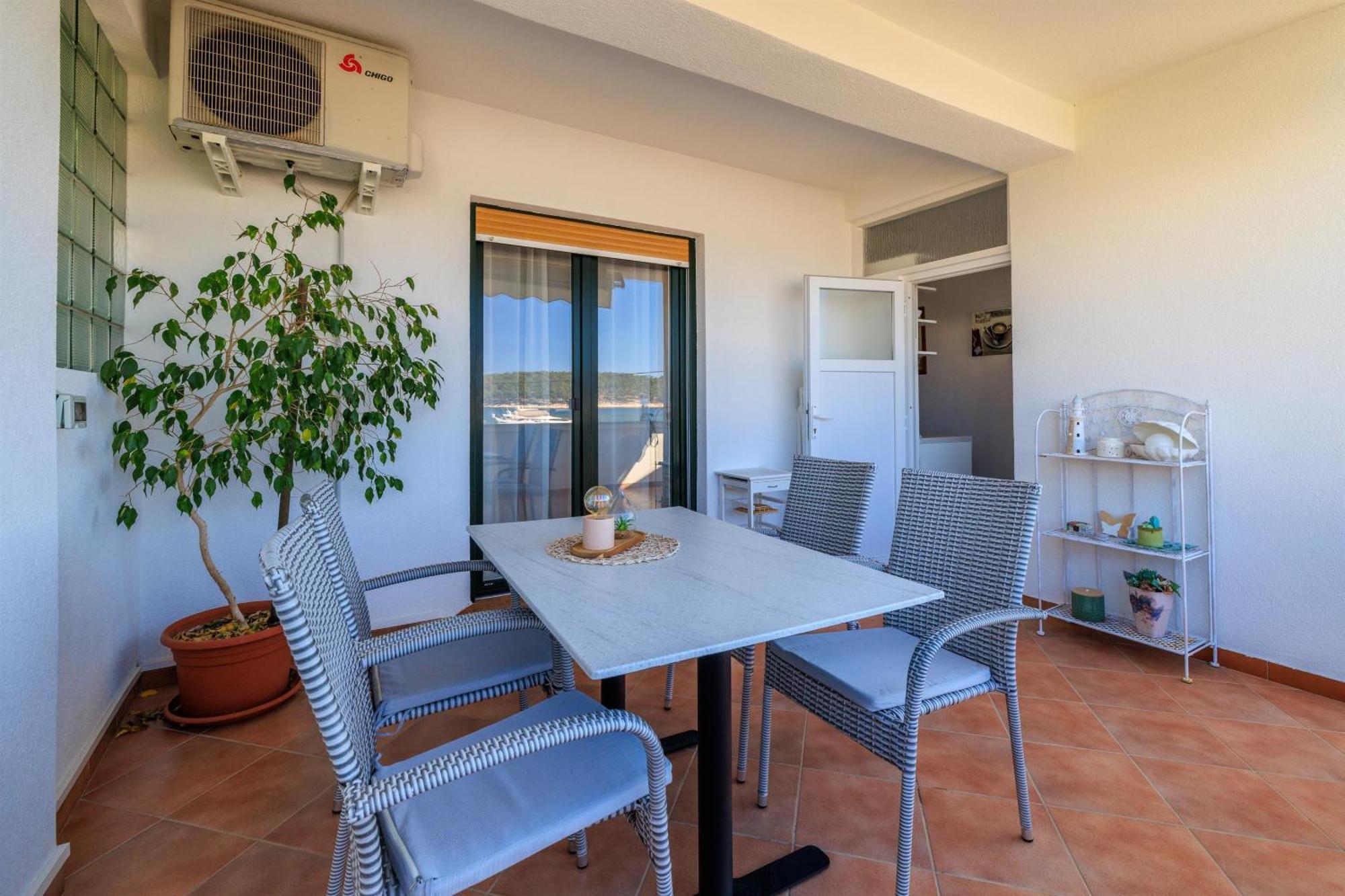 Apartments Near The Sea Barbat Barbat na Rabu Εξωτερικό φωτογραφία