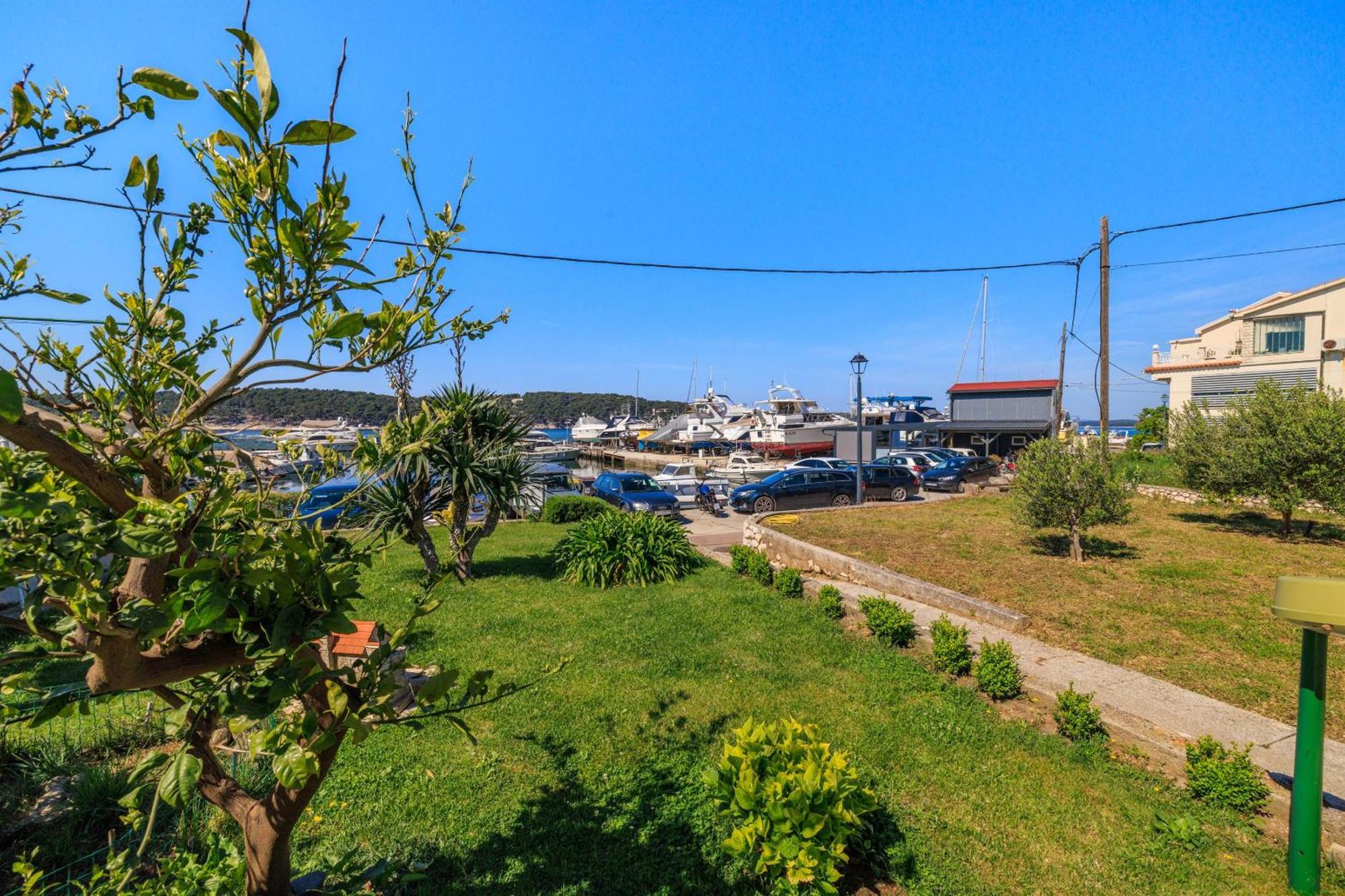 Apartments Near The Sea Barbat Barbat na Rabu Εξωτερικό φωτογραφία